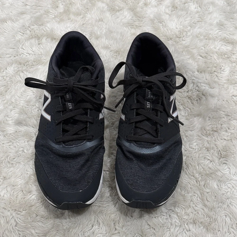 New Balance 577 v5 Cush+ women's black with white athletic shoes Size 9